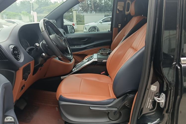 Used Mercedes-Benz Vito 2021 2.0T Elite Version 7 Seats Left Front Seat
