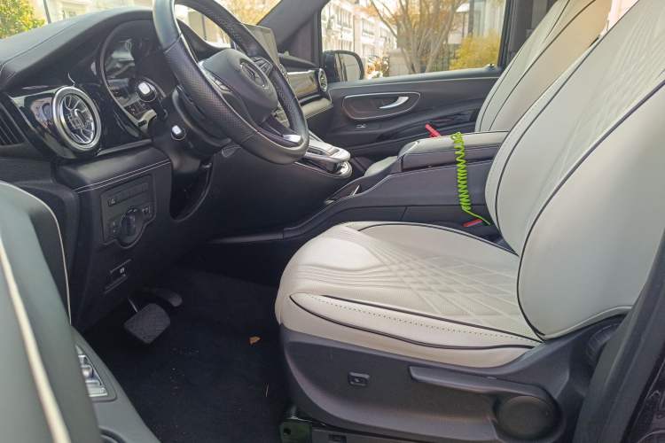 Used Mercedes-Benz Vito 2021 2.0T Business Version 7 Seats Left Front Seat