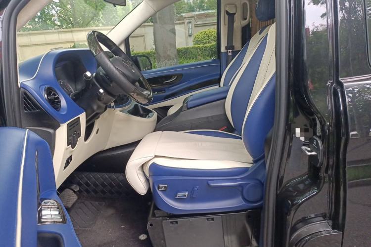 Used Mercedes-Benz Vito 2021 2.0T Elite Version 7 Seats Left Front Seat