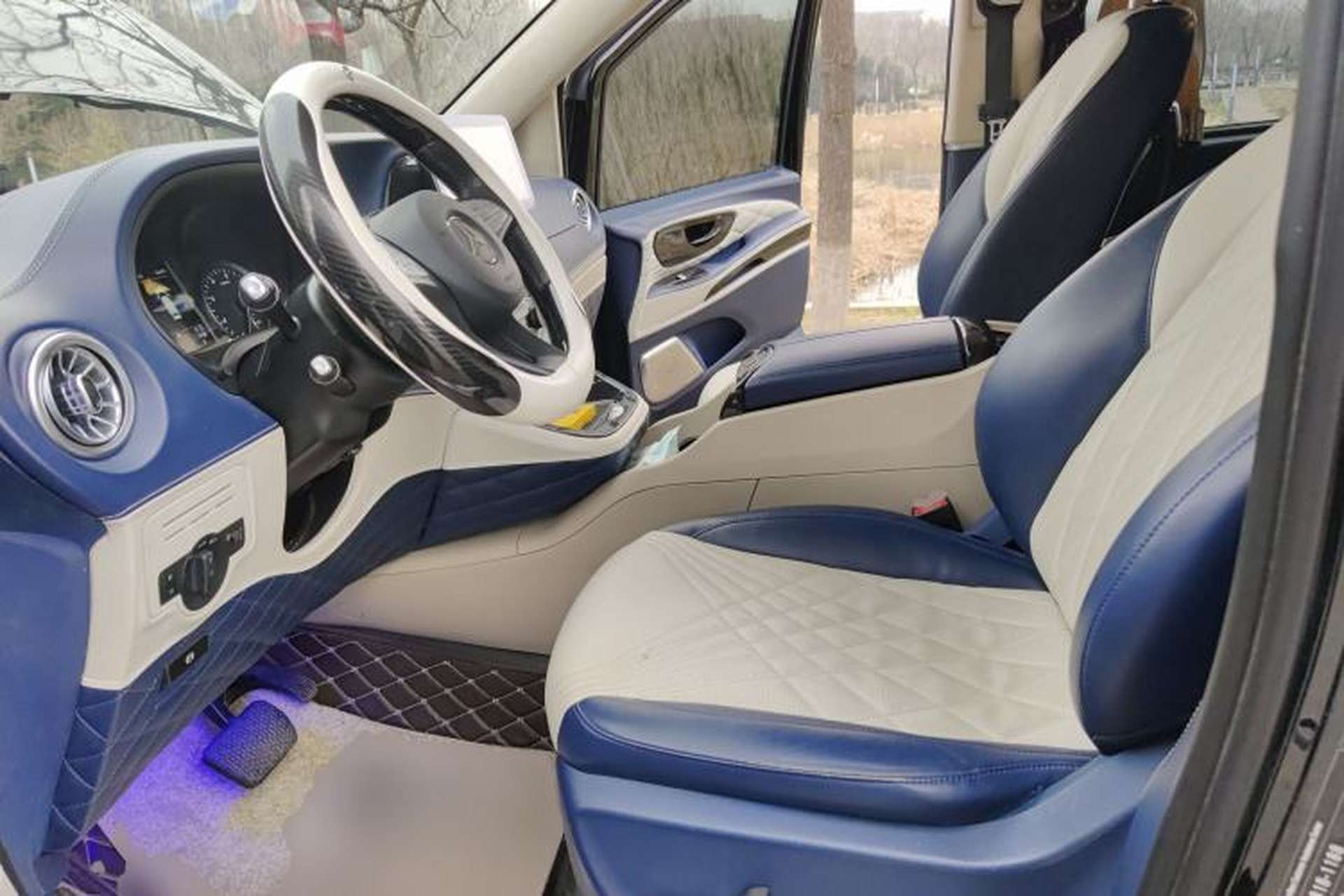 Used Mercedes-Benz Vito 2021 2.0T Elite Version 7 Seats Left Front Seat