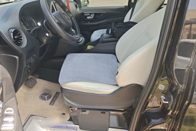 Used Mercedes-Benz Vito 2021 2.0T Elite Version 7 Seats Left Front Seat