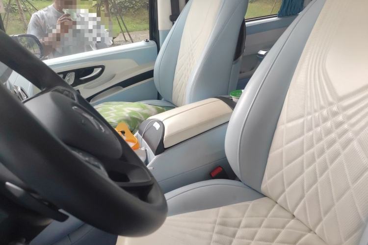 Used Mercedes-Benz Vito 2021 2.0T Elite Version 7 Seats Left Front Seat