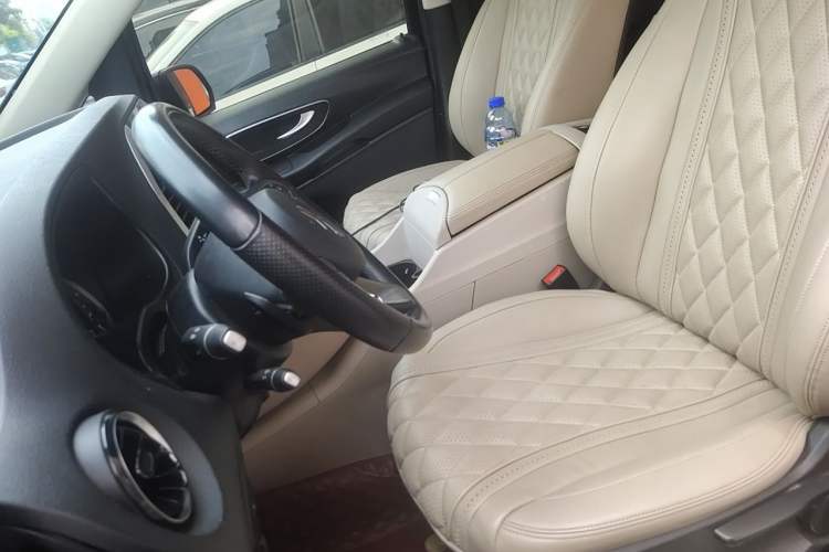 Used Mercedes-Benz Vito 2021 2.0T Business Version 7 Seats Left Front Seat