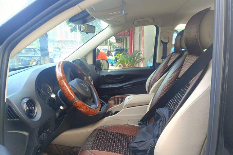 Used Mercedes-Benz Vito 2021 2.0T Elite Version 7 Seats Left Front Seat
