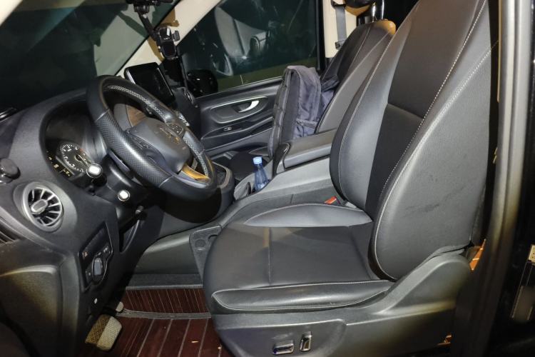 Used Mercedes-Benz Vito 2021 2.0T Business Version 7 Seats Left Front Seat
