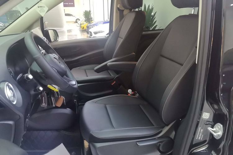 Used Mercedes-Benz Vito 2021 2.0T Elite Version 7 Seats Left Front Seat