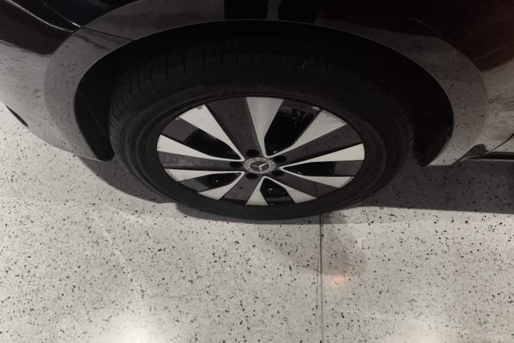 Used Mercedes-Benz Vito 2021 2.0T Elite Version 7 Seats Left Front Wheel Hub