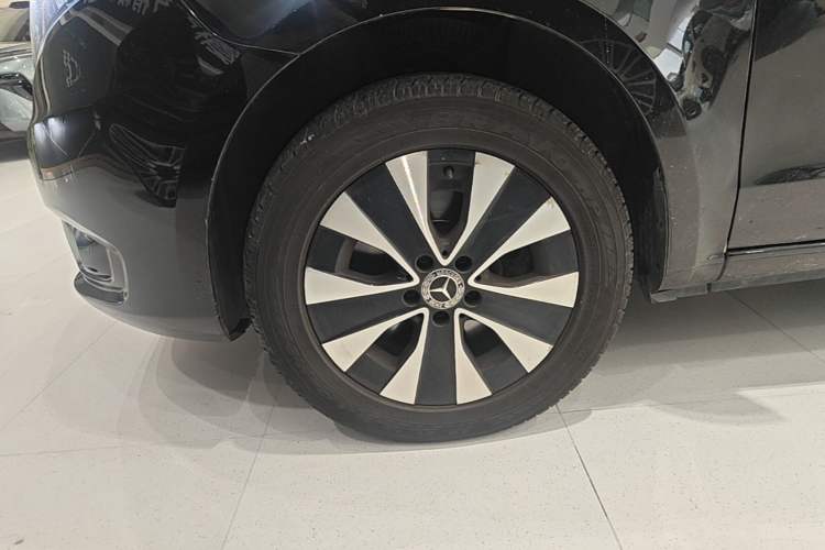 Used Mercedes-Benz Vito 2021 2.0T Elite Version 7 Seats Left Front Wheel Hub