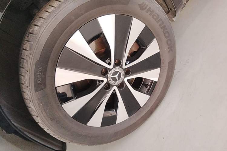 Used Mercedes-Benz Vito 2021 2.0T Elite Version 7 Seats Left Front Wheel Hub