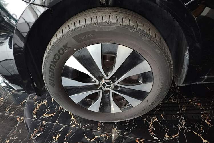 Used Mercedes-Benz Vito 2021 2.0T Elite Version 7 Seats Left Front Wheel Hub