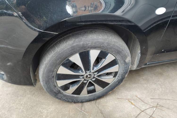 Used Mercedes-Benz Vito 2021 2.0T Elite Version 7 Seats Left Front Wheel Hub