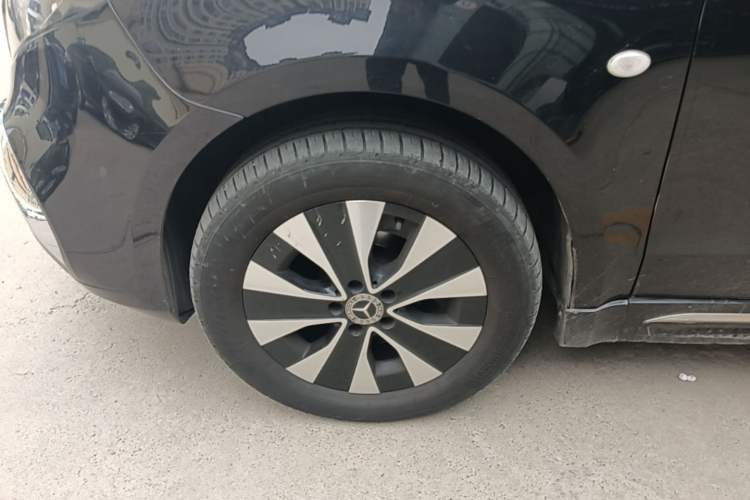 Used Mercedes-Benz Vito 2021 2.0T Elite Version 7 Seats Left Front Wheel Hub