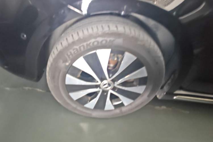 Used Mercedes-Benz Vito 2021 2.0T Elite Version 7 Seats Left Front Wheel Hub