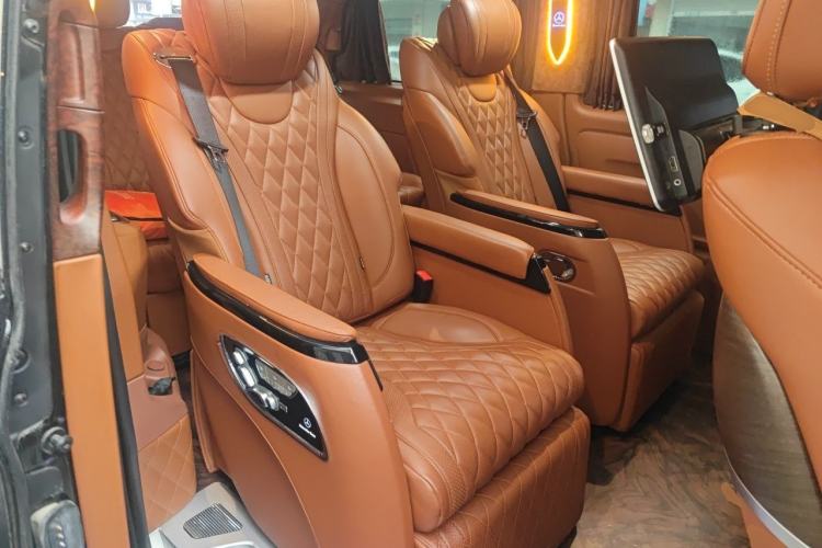 Used Mercedes-Benz Vito 2021 2.0T Elite Version 7 Seats Left Rear Seat