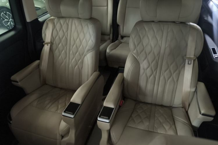 Used Mercedes-Benz Vito 2021 2.0T Elite Version 7 Seats Left Rear Seat