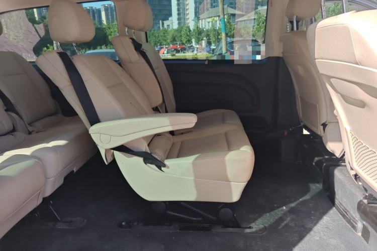 Used Mercedes-Benz Vito 2021 2.0T Elite Version 7 Seats Left Rear Seat