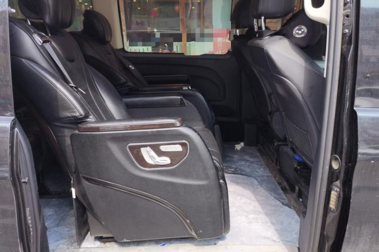 Used Mercedes-Benz Vito 2021 2.0T Elite Version 7 Seats Left Rear Seat