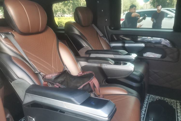 Used Mercedes-Benz Vito 2021 2.0T Elite Version 7 Seats Left Rear Seat