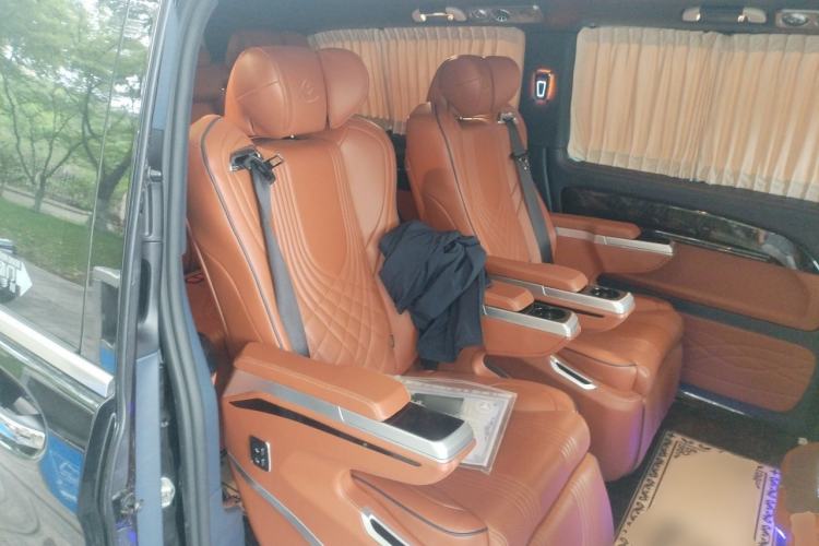 Used Mercedes-Benz Vito 2021 2.0T Elite Version 7 Seats Left Rear Seat