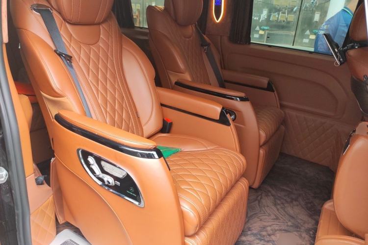 Used Mercedes-Benz Vito 2021 2.0T Elite Version 7 Seats Left Rear Seat