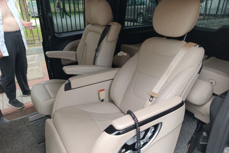 Used Mercedes-Benz Vito 2021 2.0T Business Version 7 Seats Left Rear Seat