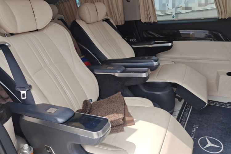 Used Mercedes-Benz Vito 2021 2.0T Elite Version 7 Seats Left Rear Seat
