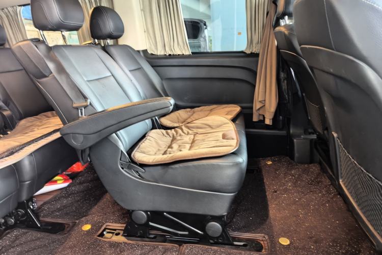 Used Mercedes-Benz Vito 2021 2.0T Elite Version 7 Seats Left Rear Seat