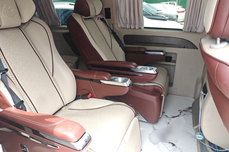 Used Mercedes-Benz Vito 2021 2.0T Elite Version 7 Seats Left Rear Seat