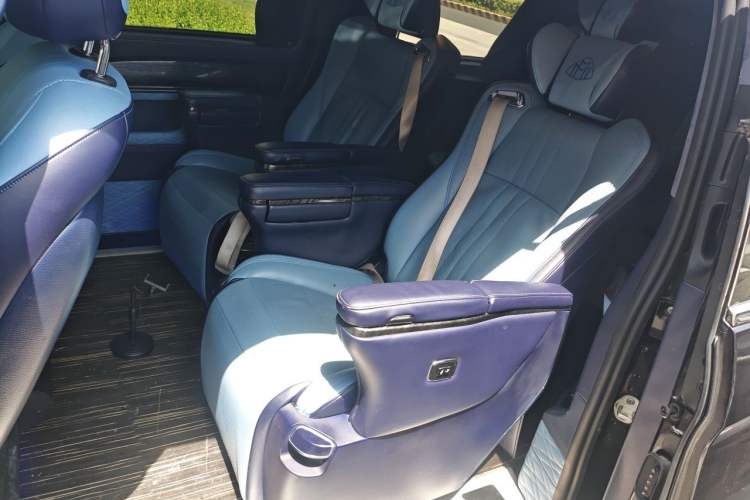 Used Mercedes-Benz Vito 2021 2.0T Business Version 7 Seats Left Rear Seat