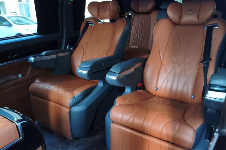 Used Mercedes-Benz Vito 2021 2.0T Elite Version 7 Seats Left Rear Seat