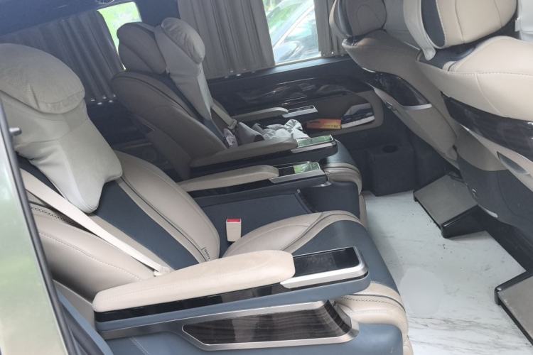 Used Mercedes-Benz Vito 2021 2.0T Elite Version 7 Seats Left Rear Seat