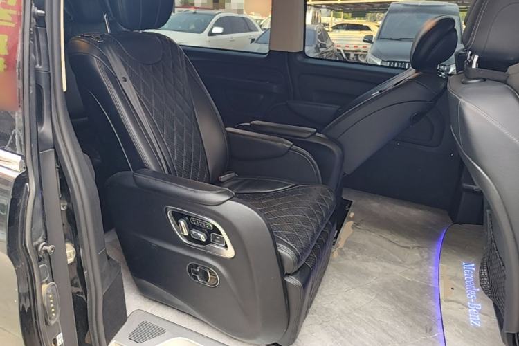 Used Mercedes-Benz Vito 2021 2.0T Elite Version 7 Seats Left Rear Seat