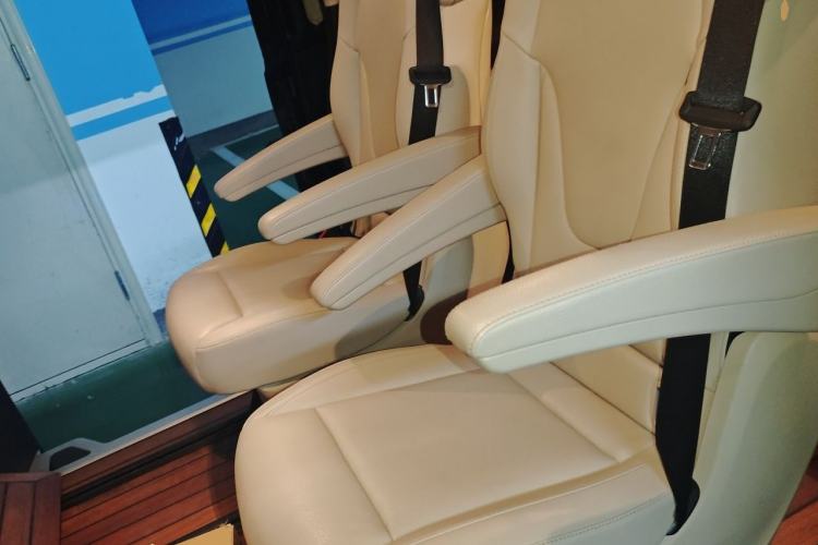Used Mercedes-Benz Vito 2021 2.0T Business Version 7 Seats Left Rear Seat