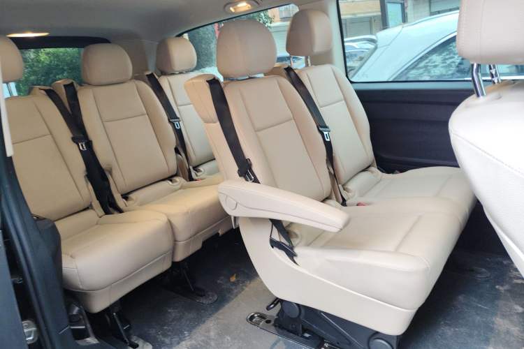 Used Mercedes-Benz Vito 2021 2.0T Elite Version 7 Seats Left Rear Seat