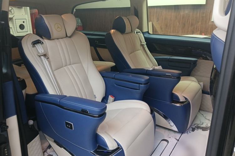 Used Mercedes-Benz Vito 2021 2.0T Elite Version 7 Seats Left Rear Seat