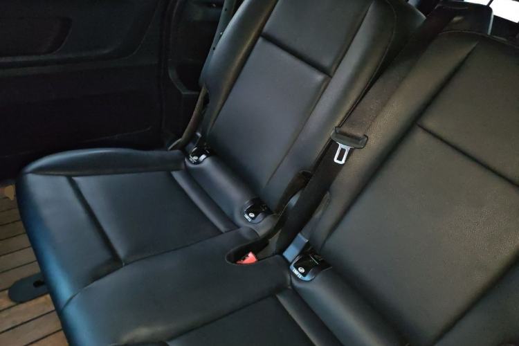 Used Mercedes-Benz Vito 2021 2.0T Elite Version 7 Seats Left Rear Seat
