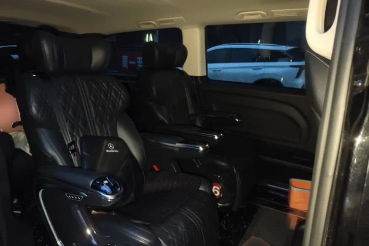 Used Mercedes-Benz Vito 2021 2.0T Elite Version 7 Seats Left Rear Seat
