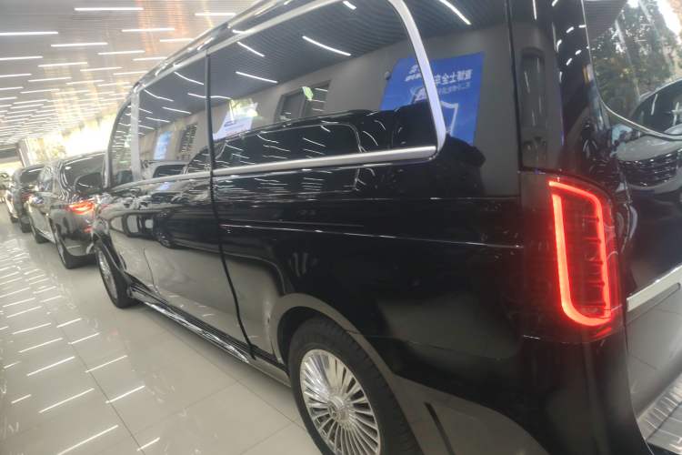 Used Mercedes-Benz Vito 2021 2.0T Business Version 7 Seats Left Side