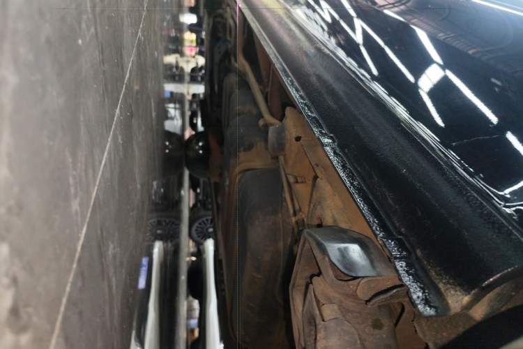 Used Mercedes-Benz Vito 2021 2.0T Elite Version 7 Seats Left Side Sill