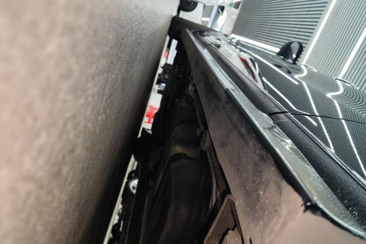 Used Mercedes-Benz Vito 2021 2.0T Business Version 7 Seats Left Side Sill
