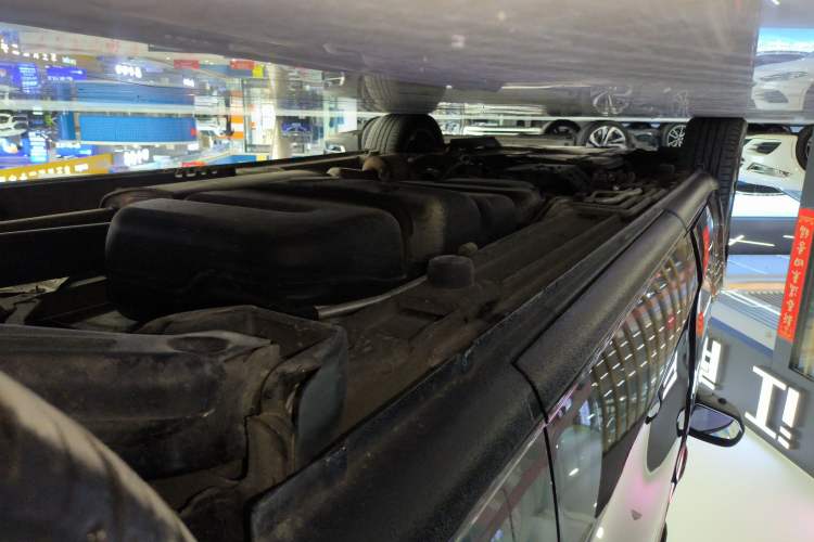 Used Mercedes-Benz Vito 2021 2.0T Business Version 7 Seats Left Side Sill