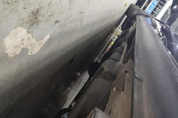 Used Mercedes-Benz Vito 2021 2.0T Elite Version 7 Seats Left Side Sill