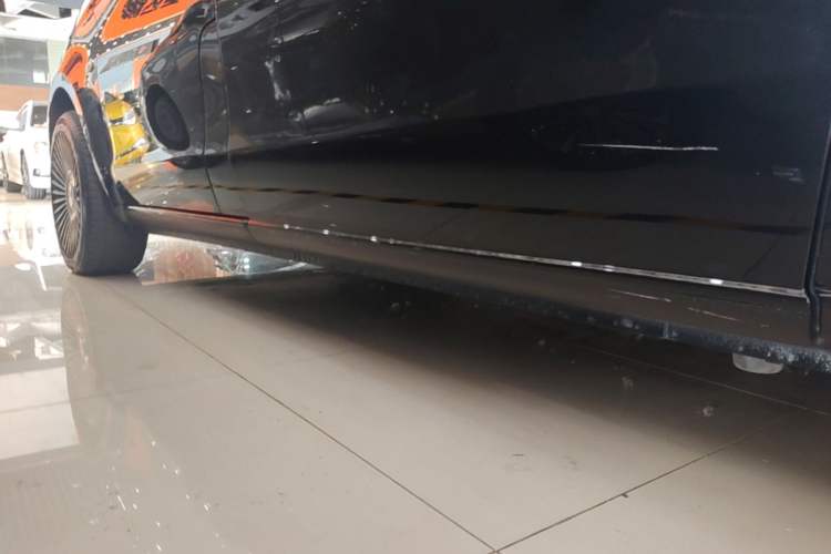 Used Mercedes-Benz Vito 2021 2.0T Business Version 7 Seats Left Side Sill