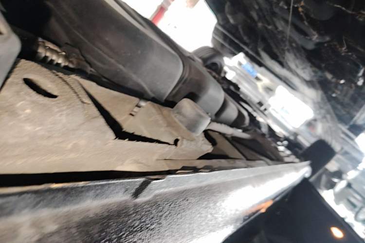 Used Mercedes-Benz Vito 2021 2.0T Elite Version 7 Seats Left Side Sill