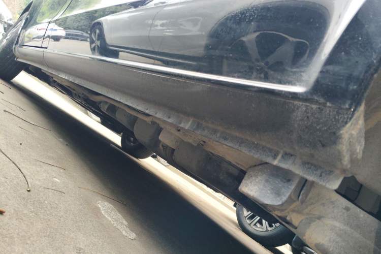 Used Mercedes-Benz Vito 2021 2.0T Elite Version 7 Seats Left Side Sill