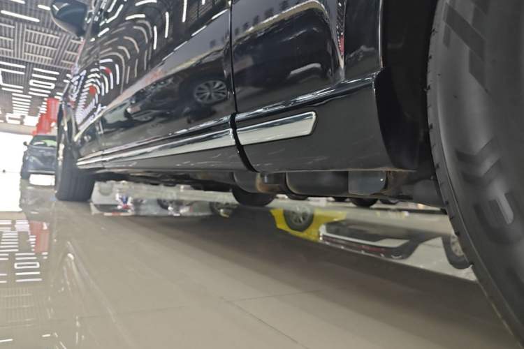 Used Mercedes-Benz Vito 2021 2.0T Business Version 7 Seats Left Side Sill