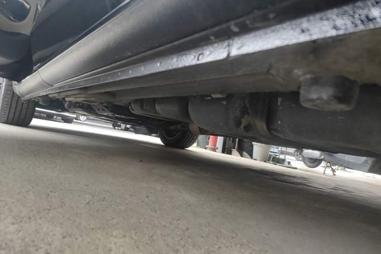 Used Mercedes-Benz Vito 2021 2.0T Business Version 7 Seats Left Side Sill