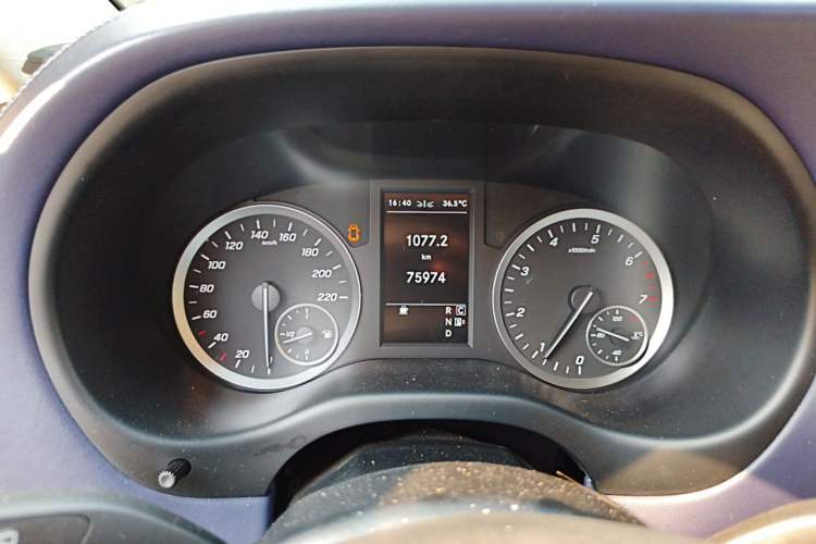Used Mercedes-Benz Vito  Odometer Close Up