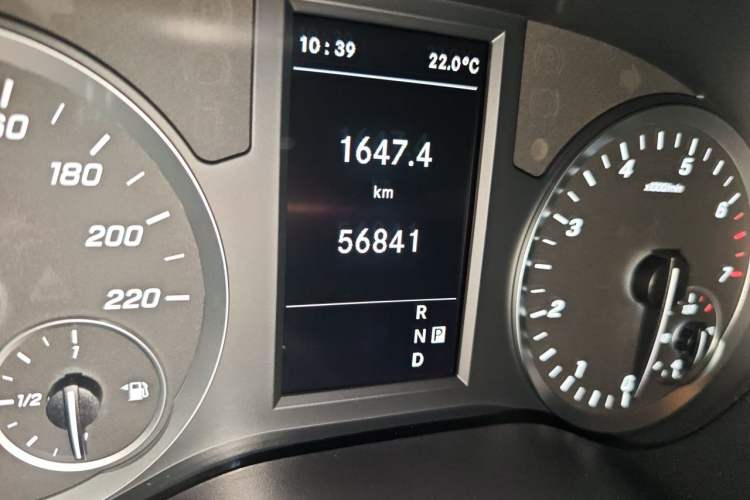 Used Mercedes-Benz Vito  Odometer Close Up