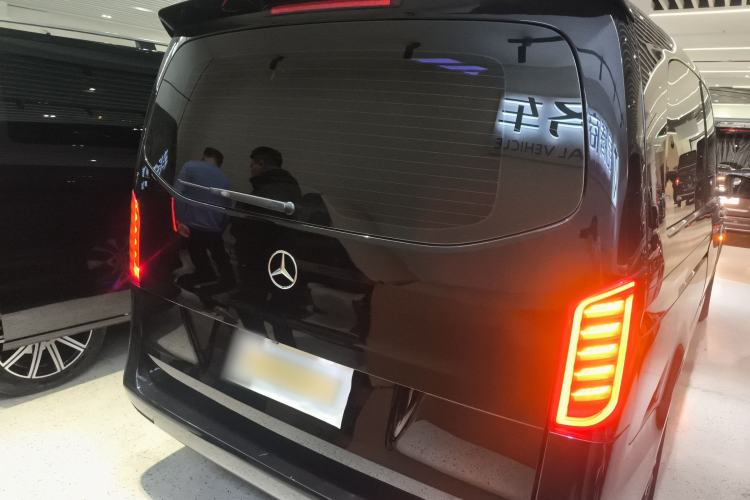 Used Mercedes-Benz Vito 2021 2.0T Elite Version 7 Seats Rear